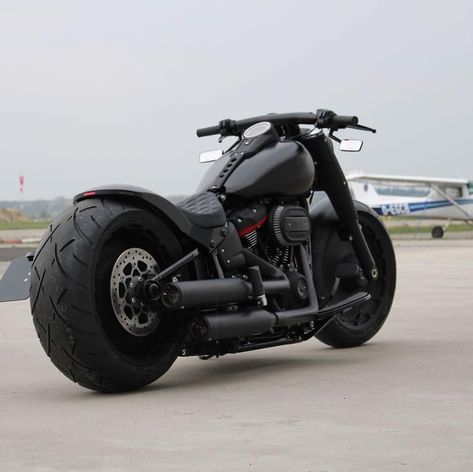 Harley Davidson Motorcycles Fatboy, Harley Davidson Night Rod, E Bikes, Hd Motorcycles, Custom Motorcycles Harley, Kawasaki Bikes, Custom Sport Bikes, Harley Davidson Fatboy, Motorcycle Goggles