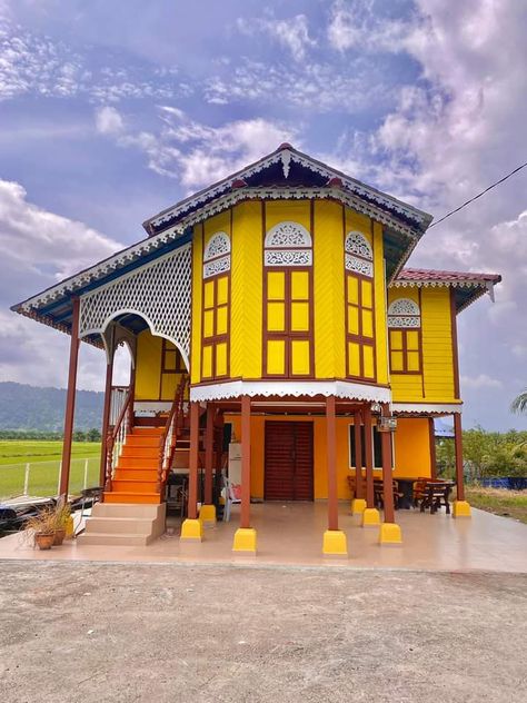 Malaysian Architecture, Malaysia Architecture, Kampung House, Malay House, Malay Traditional, Architecture Styles, Vans Skateboard, Poster Idea, House On Stilts