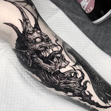 Creepy Sleeve Tattoo, Spooky Botanical Tattoo, Badass Tattoos For Guys, Monster Tattoo Ideas, Scary Tattoo Designs, Horror Tattoo Ideas Dark Art, Demonic Tattoos, Tattoo Ideas Dark Art, Scary Tattoo Ideas