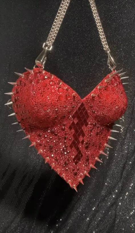 Heart Fashion Design, Coeur Aesthetic, Heart Shaped Corset, Heart Corset Top, Gore Fashion, Queen Of Hearts Outfit, Junko Cosplay, Heart Shaped Top, Heart Corset