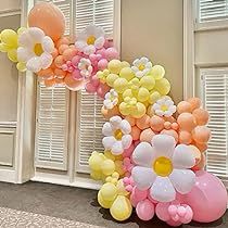 Daisy Balloon Garland, Flower Party Decorations, Daisy Party, Balloon Garland Diy, Girly Party, Orange Balloons, Floral Balloons, Pastel Balloons, Yellow Balloons