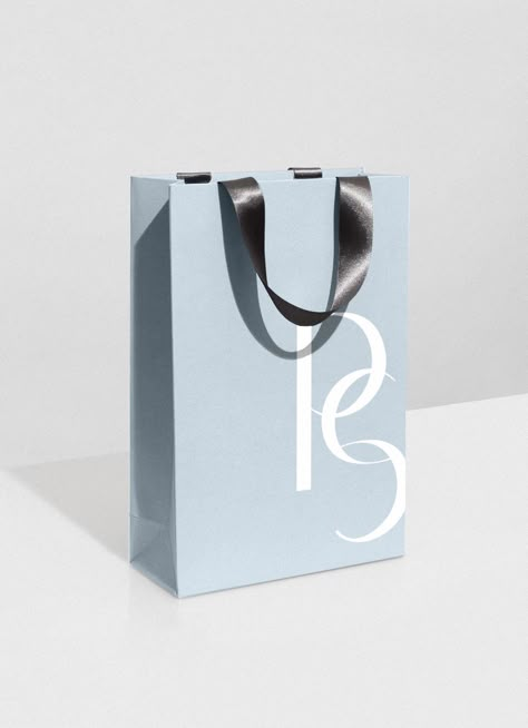 Behance :: For You Shopping Bag Branding, Paper Bag Design Branding, Shop Bag Design, Luxury Shopping Bag, Bag Branding, Luxury Paper Bag, Blue Packaging, Packaging Creative, Shopping Bag Design