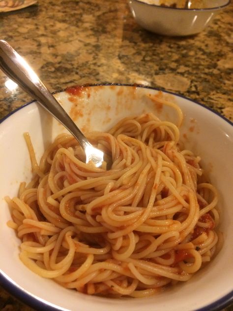 12/6 for dinner yesterday I had pasta with red sauce. It was real. I got it from my refrigerator  I eat 3/4 of the pasta, so I didn't eat 1/4 of it. Pasta With Red Sauce, Eating Pasta, Eating Spaghetti, Cooking Spaghetti, Yummy Pasta, Food Babe, Tasty Pasta, Red Sauce, I Got It