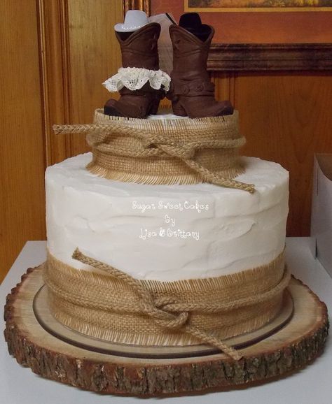 Western Grooms Cake, Cowboy Boot Cake, Bridal Shower Candy Favors, Western Bridal Showers, Diy Bridal Shower Gifts, Pecan Filling, Cake Coconut, Country Bridal Shower, Cowboy Baby Shower