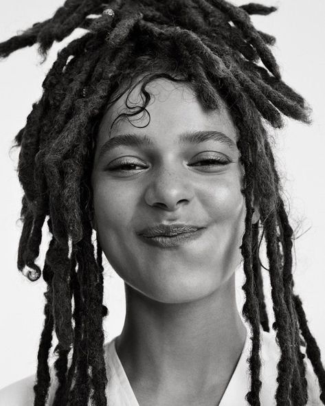 Willow Smith And Pals Become Mutineers For Maison Margiela’s Latest Perfume- ellemag Sasha Lane, Mundo Hippie, Fragrance Campaign, Willow Smith, Hair Afro, Locs Hairstyles, Black And White Portraits, Interesting Faces, Drawing People