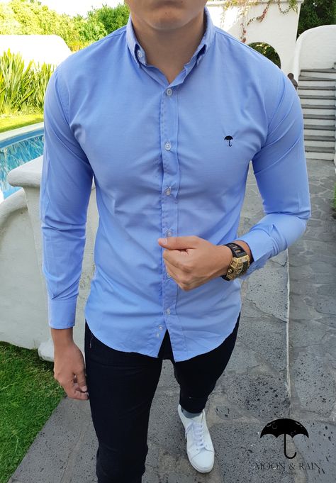 Camisa Azul Hombre Outfit Formal, Outfits Camisa Azul, Moon Rain, Engagement Photo Outfits Fall, Mens Trendy Outfits, Picture Outfits, Popular Outfits, Men Style Tips, Men Fashion Casual Outfits