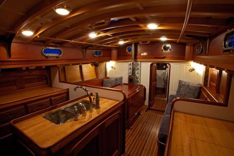 Wood Boat Interior, Sailing Yacht Interior, Liveaboard Boats, Boat Interior Design, Sailboat Interior, Yacht Interior Design, Sailboat Living, Classic Wooden Boats, Diy Boat