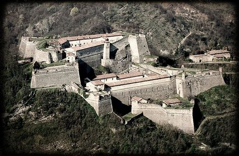 Military Bunkers, Star Fort, Haunted Castle, Old Fort, Scottish Castles, Newcastle Upon Tyne, Beautiful Castles, A Castle, Historical Pictures