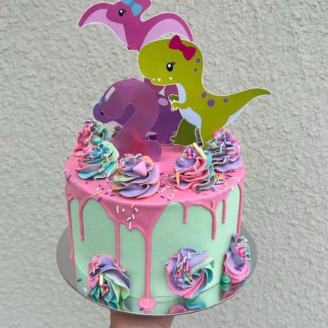 Pink Dinosaur Party Cake, Dinosaur Cake Girly, Pink Dinosaur Cake, Dinasour Birthday, Pink Dinosaur Party, Dino Birthday Cake, Dinosaur Birthday Theme, Girls 3rd Birthday, Dinosaur Birthday Party Decorations