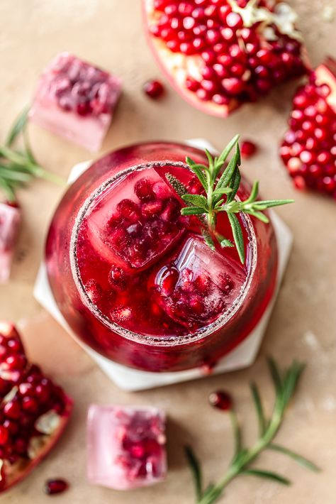 Pomegranate Gin & Tonic - Delight Fuel Pomegranate Drink Recipes, Vegan Chocolate Mousse Cake, Pomegranate Drink, Holiday Tarts, Pomegranate Gin, Cranberry Tart, Vegan Chocolate Mousse, Pomegranate Recipes, Cranberry Jam