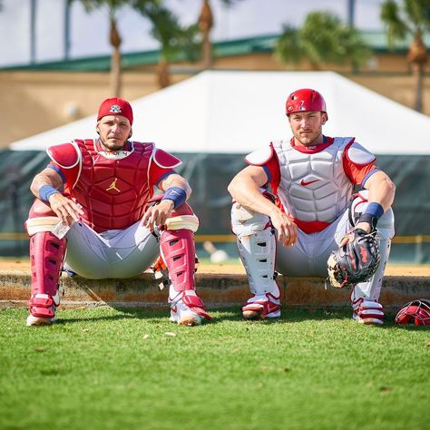 Andrew Knizner on Instagram: “👊🏼👊🏼” Catcher Baseball, Stl Cardinals Baseball, Baseball Wallpaper, Baseball Accessories, Yadier Molina, Stl Cardinals, Baseball Pictures, Cardinals Baseball, Mlb Players