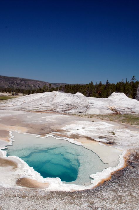 Onsen Japan, Wyoming Travel, Yellowstone Park, National Park Photos, Scenic Photography, Old Faithful, Timeless Decor, Old Wall, Take A Picture