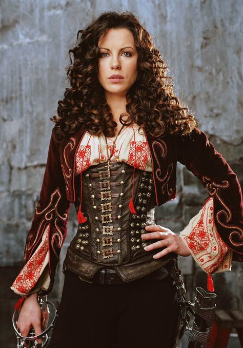 Film Costumes, Under Bust Corset, Mode Steampunk, Van Helsing, Underbust Corset, Leather Corset, Kate Beckinsale, Hugh Jackman, Steampunk Fashion