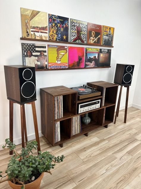 5 Record Ledge / Solid Hardwood / Vinyl Shelf - Etsy Vinyl Room Decor, Vinyl Record Room, Record Display Shelf, Bedroom Plants Decor, Room Speakers, Mens Room Decor, Record Wall Art, Vinyl Shelf, Mens Bedroom Decor