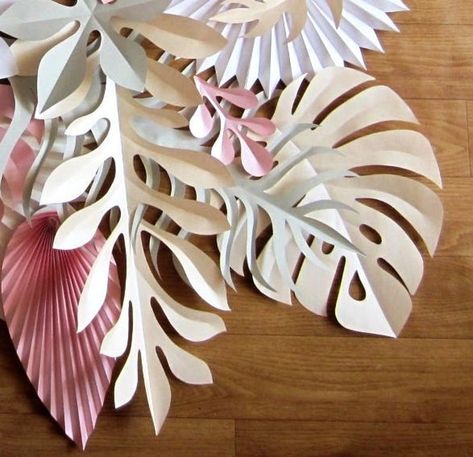 Hawaiian Wedding Decorations, Paper Tropical Leaves, Luau Party Decor, Jungle Baby Shower Decorations, Large Paper Flower, Luau Party Decorations, Tropical Party Decorations, Fleurs Diy, Paper Peonies