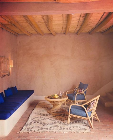 Adobe House, Simple Interior, Best Carpet, Moroccan Decor, Boho Interior, Traditional Architecture, World Of Interiors, Home Repairs, Living Room Grey