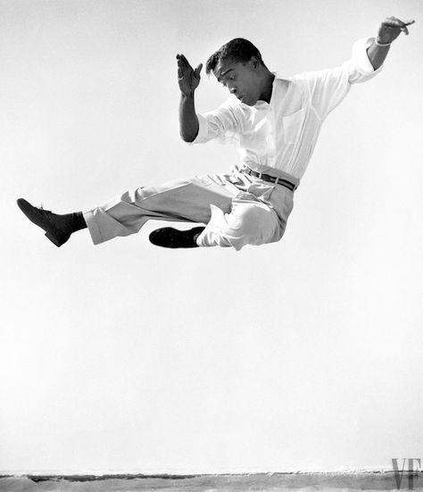 Sammy Davis Jr. dances on a Hollywood rooftop in 1947. This image was later used in a series of Gap ads featuring iconic celebrities. Classic Dance, George Hurrell, Sammy Davis Jr, Hollywood Photo, Dance Movement, Shall We Dance, Fred Astaire, Royal Ballet, Tap Dance