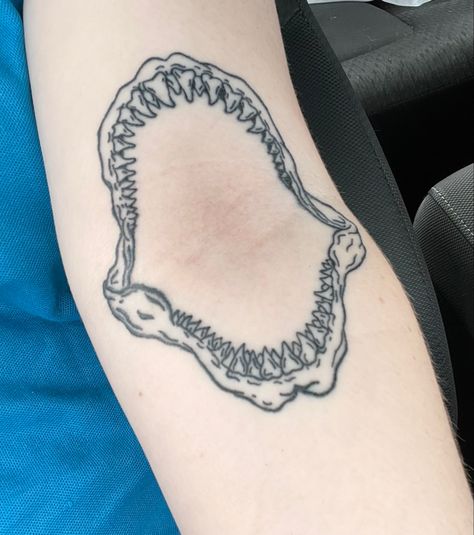 Jaw Elbow Tattoo, Shark Jaw Tattoo Elbow, Shark Jaws Tattoo Knee, Shark Jaw Tattoo, Logan Tattoo, Shark Jaws Tattoo, Jaw Tattoo, Mouth Tattoo, Shark Jaw