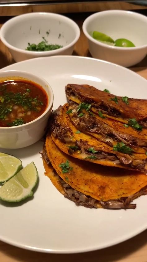 Easy Birria Recipe, Quesabirria Tacos, Birria Tacos, Hispanic Food, Thanksgiving Menu, Newt, Mexican Dishes, Different Recipes, Thanksgiving Dinner