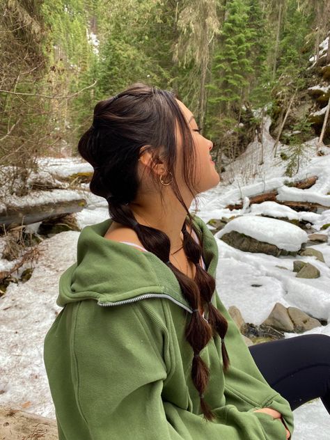 Bubble Braid Dark Hair, Environment References, Bubble Braid, Curly Styles, Brown Hair Inspo, Bubble Braids, Costume Inspo, Cute Lazy Day Outfits, Hair Up Styles