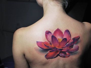 Realistic pink Lotus Flower back tattoo Realistic Lotus Tattoo, Lotus Tattoo Back, Lotus Flower Tattoo Meaning, Lotusblume Tattoo, Lotus Tattoos, Lotus Flower Tattoo Design, Tattoo On Back, Lotus Tattoo Design, Girl Back Tattoos