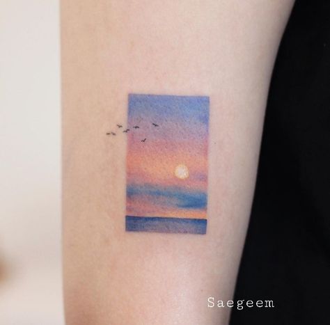 Sunset Tattoo Color, Colorful Minimalist Tattoo, Sunset Tattoo Minimalist, Tattoo Sunset, Sunset Tattoo, Sky Tattoos, Traditional Tattoo Designs, Sunset Tattoos, Food Tattoos