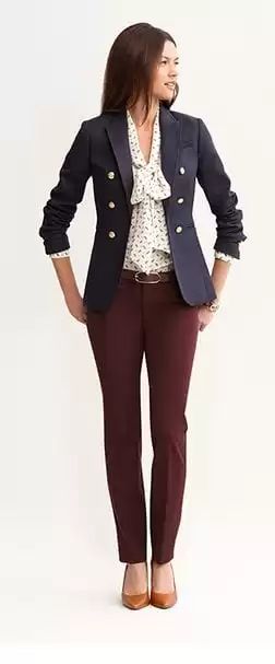 Navy Blue Blazer Outfit, Maroon Pants, Navy Blue Coat, Burgundy Pants, Womens Outfits, Teaching Outfits, Outfit Trends, Blazer Outfits, Work Wardrobe