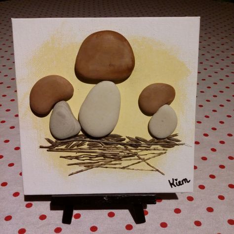 Picture Mushrooms made of pebbles painted and от KiemBoutique Art Mushrooms, Stone Pictures Pebble Art, Pebble Art Family, Art Pierre, Stone Pictures, Diy Recycle, Household Decor, Pebble Painting, Shell Art