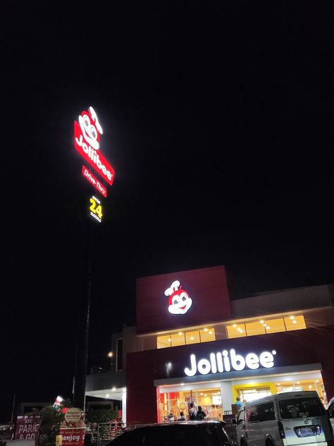 Jollibee Picture, Jollibee Date, Jollibee Aesthetic, Jollibee Food, Earth Live Wallpaper, Mcdonald's Aesthetic, Pranks Pictures, Boyfriend Pranks, Iloilo City