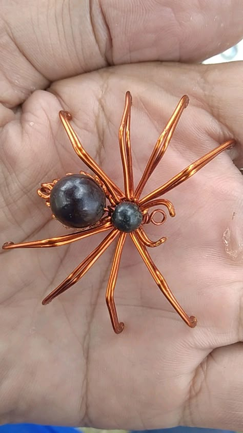 Halloween Wire Wrapped Jewelry, Wire Wrapped Spider, Wire Insects, Metal Wire Art, Sculptures Sur Fil, Wire Spider, Diy Wire Jewelry Rings, Copper Wire Art, Wire Knitting