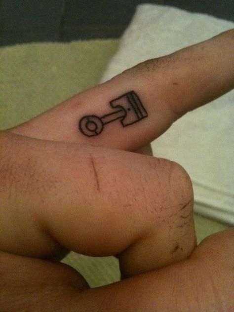 Piston finger tat Bikers Tattoo, Piston Tattoo, Rabe Tattoo, Gear Tattoo, Tattoo Finger, Mechanic Tattoo, Biker Tattoos, Ring Finger Tattoos, Tiny Tattoo