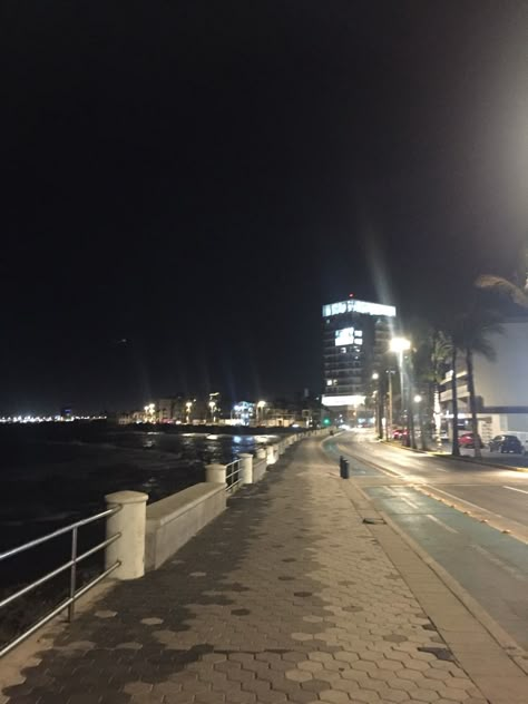 Malecon mazatlan de noche Mexico Pics, Beautiful Night Sky, Beach At Night, Tumblr Pics, Fake Pictures, Cozumel, Travel Aesthetic, Life Is Beautiful, Night Skies