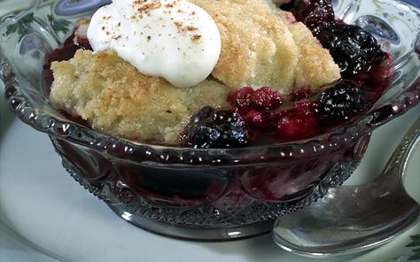 Crispy Mulberry Cobbler Recipe - Los Angeles Times Mulberry Cobbler, Easy Cherry Cobbler, Cherry Cobbler Recipe, Mulberry Recipes, Berry Cobbler, Blackberry Cobbler, Cobbler Recipe, Cherry Cobbler, Pastry Blender