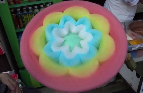 Cotton Candy Flower, Cotton Candy Art, Bnai Mitzvah, Candy Videos, Candy Stand, Carnival Food, Baby Pugs, Candy Flowers, Fairy Floss