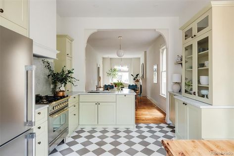 1920s Kitchen Remodel, Victorian Home Renovation, Old Victorian Homes, Built In Banquette, White Wash Brick, Gray And White Kitchen, Victorian Kitchen, Fall Kitchen, Kitchen Remodel Idea