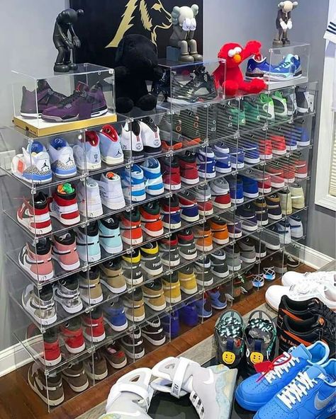 Sneakerhead Bedroom, Sneaker Room, Sneaker Displays, Sneakerhead Room, Sneaker Closet, Hypebeast Room, Shoe Room, Shoes Wallpaper, Shoe Wall