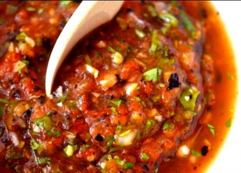 salsa serrana Salsa Chili, Mexican Salsa Recipes, Chili Sauce Recipe, Mexican Sauce, Taco Dinner, Mexican Salsa, Nom Nom Paleo, Hot Sauce Recipes, Fish Tacos Recipe