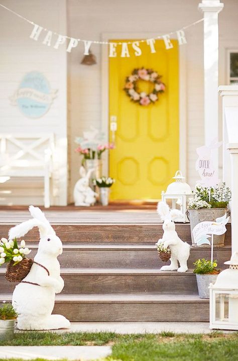 Easter Porch Decor, Easter Outdoor, Decorating Easter Baskets, Astuces Diy, Easter Parade, Easter Inspiration, Easter Gifts For Kids, Easter Decorations Outdoor, Easter Time