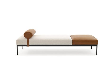 Edra Sherazade Day Bed Barcelona Daybed, Bed Stool, Daybed Design, Loose Furniture, Est Living, Bed End, Bench Designs, Day Bed, Leather Pieces