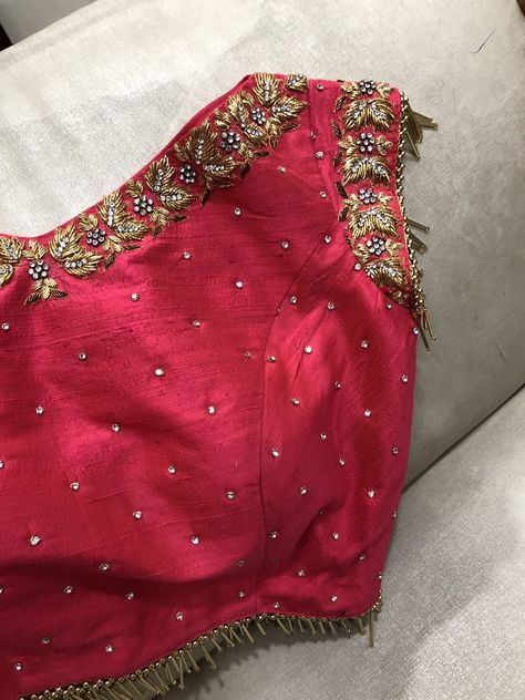 Crop top Blouse Tops Designs, Best Blouse Designs, Wedding Blouse Designs, Sari Blouse Designs, Silk Saree Blouse Designs, Simple Blouse Designs, Choli Designs, Maggam Work Blouse Designs, Saree Blouses