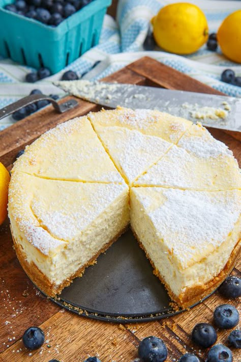 Lemon New York Style Cheesecake with Gingersnap Crust Gingersnap Crust Recipes, Cheesecake With Gingersnap Crust, Biscotti Cheesecake, Lemon Cheesecake Recipes, Gingersnap Crust, New York Style Cheesecake, Lemon Cheesecake, Oreo Cheesecake, Lemon Desserts