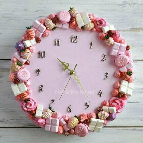 Clay Diy Projects, Polymer Crafts, Cute Polymer Clay, Diy Clock, Crafts With Pictures, The Watch, Shop Wall, Diy Clay Crafts, Polymer Clay Art