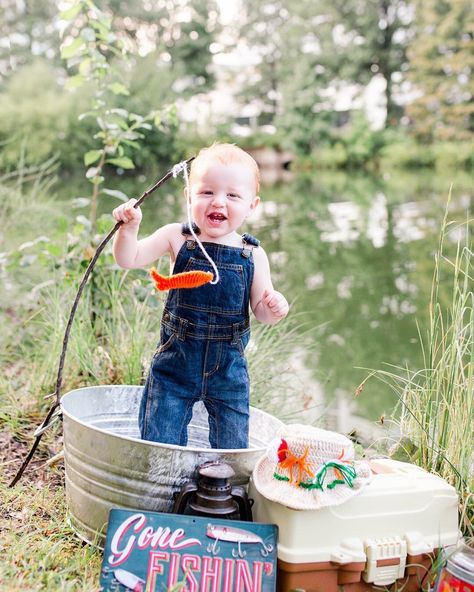 First Birthday Fishing Theme Photoshoot, Fishing 1st Birthday Pictures, Ofishally One Pictures, O Fish Ally One Photo Shoot, Fishing Birthday Pictures, Fishing One Year Old Pictures, One Year Old Fishing Photo Shoot, Fishing First Birthday Photoshoot, Oh Fishally One Birthday Photoshoot