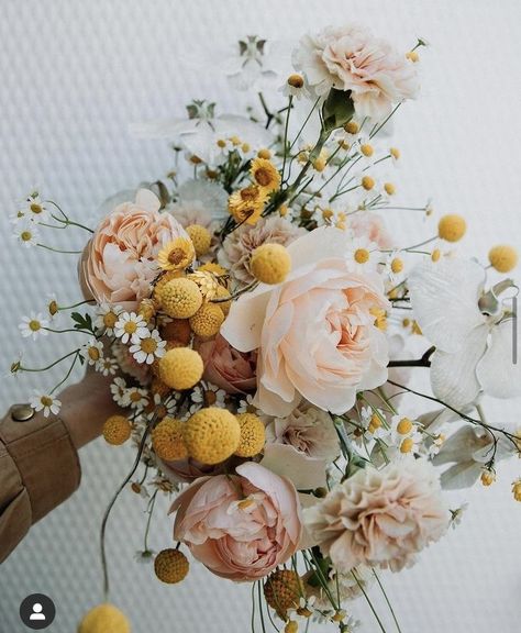 A Bunch Of Flowers, Babies Breath, Cut Flower Garden, Floral Designer, Wildflower Wedding, Deco Floral, Bouquet Of Flowers, Bunch Of Flowers, Arte Floral