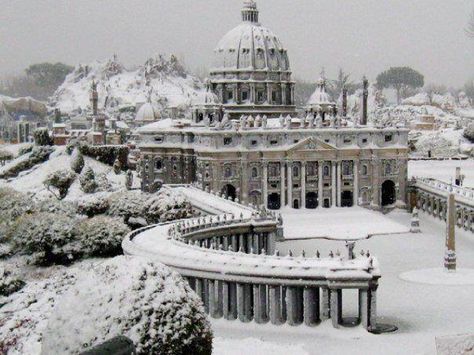 Winter at St Peter's Square, Vatican City Christmas In Rome, Rome Winter, Vatican City, Winter Wonder, Paris Travel, Winter Snow, Beautiful World, Wonders Of The World, Places To See