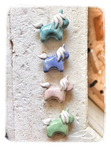 Ceramic art how made Unicorn Ceramics Ideas, Unicorn Pottery, Ceramic Unicorn, Ceramic Accessories, Pottery Projects, Contemporary Folk Art, Ceramic Accessory, Unicorn Jewelry, Toys Ideas