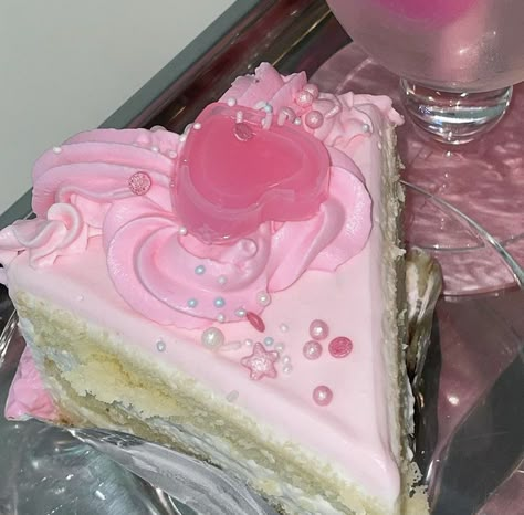 Sweet Like Candy, Pink Frosting, Pink Foods, Candy Girl, Kawaii Food, Cute Desserts, Pink Cake, Pretty Cakes, Cute Cakes