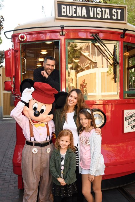 Jessica Alba, Cash Warren, and daughters Haven and Honor posed with Mickey back in March 2017 Jessica Alba Family, Cash Warren, Disney California Adventure Park, California Adventure Park, Disney World Florida, Celebrity Families, Disneyland Park, Disney California Adventure, Disney California