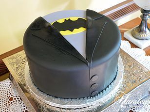 Image result for batman groom cake Batman Grooms Cake, Batman Wedding Cakes, Grooms Cake Tables, Cake Batman, Groomsman Cake, Alternative Wedding Cakes, Batman Wedding, Batman Cake, Groom Cake