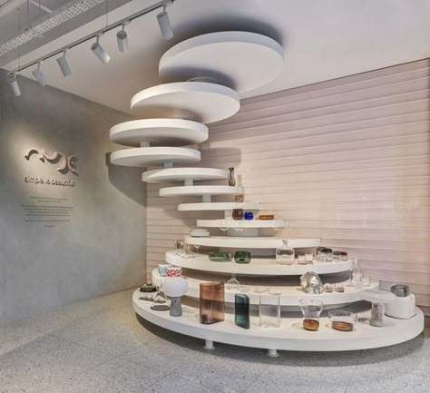 Experience Center Interior Design, Ceiling Display, Retail Interior Design, Interior Design Presentation, Showroom Interior Design, Showroom Design, Retail Design Blog, Store Design Interior, Retail Interior